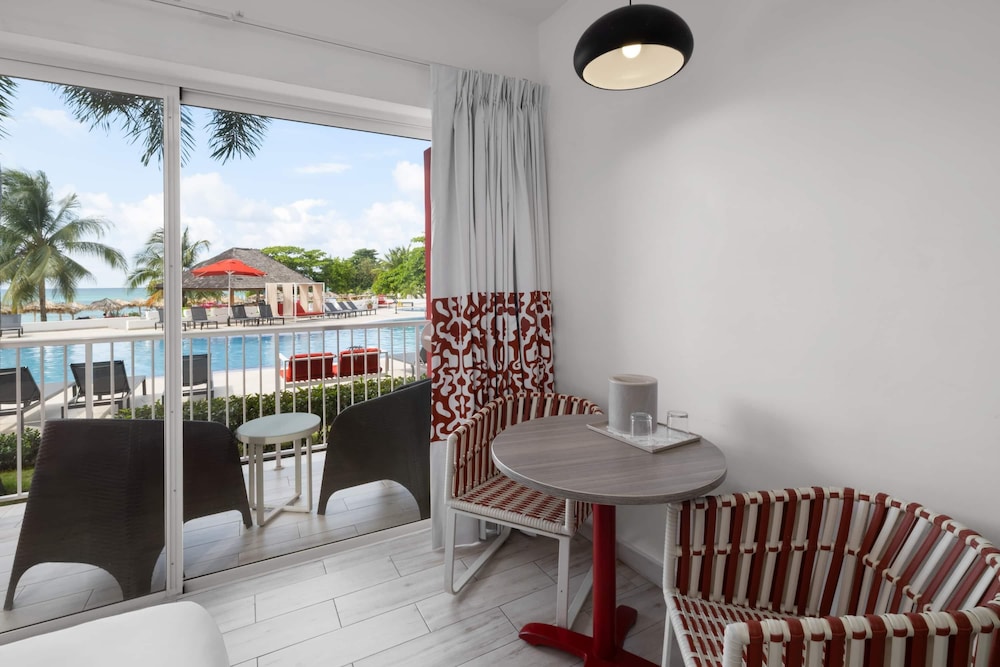 Grand Decameron Cornwall Beach, A Trademark All Inclusive 31/50