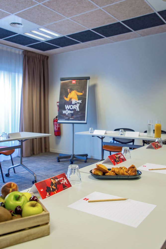 ibis Clermont Ferrand Centre Stade 72/79