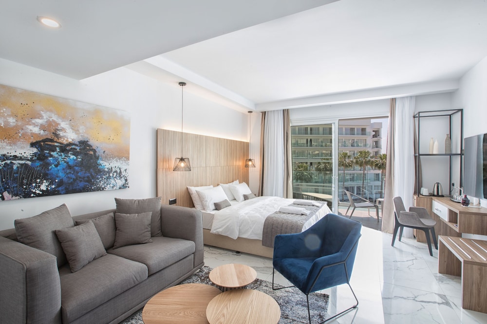 Blue Ivy Hotel And Suites 30/46