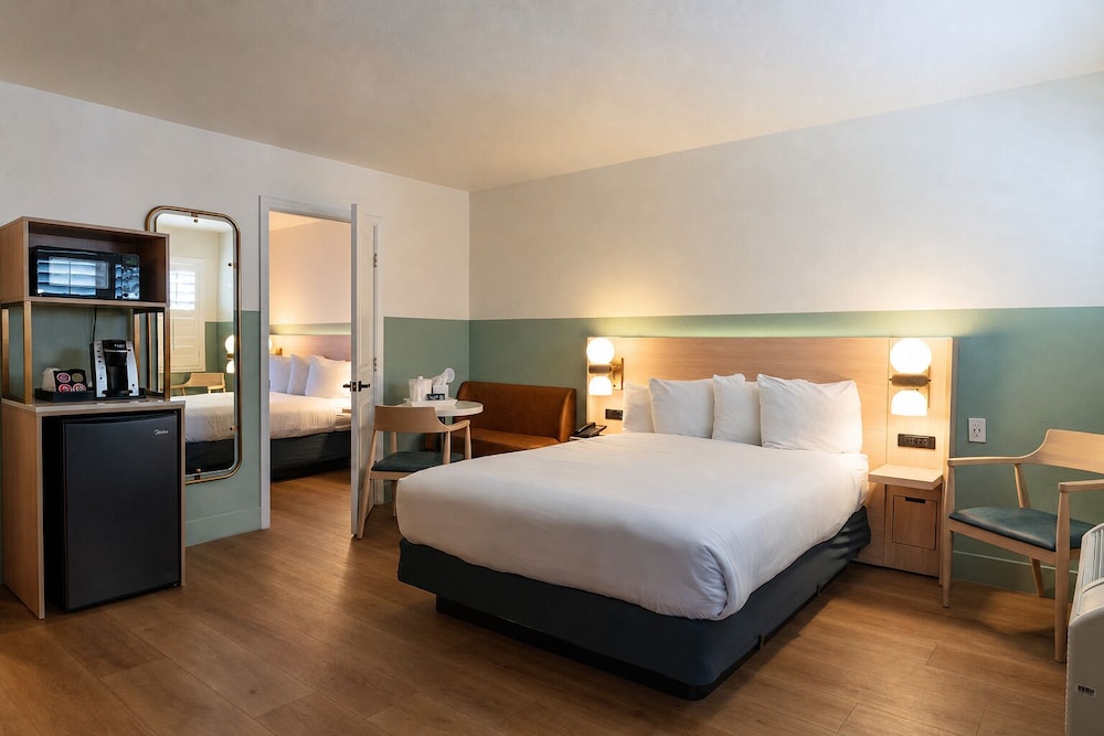 جناح بسريرين كوين بشرفة بغرفة نوم واحدة، Stargazer Inn And Suites 6/10