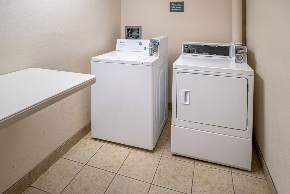 Country Inn and Suites By Radisson Beckley WV 26/65