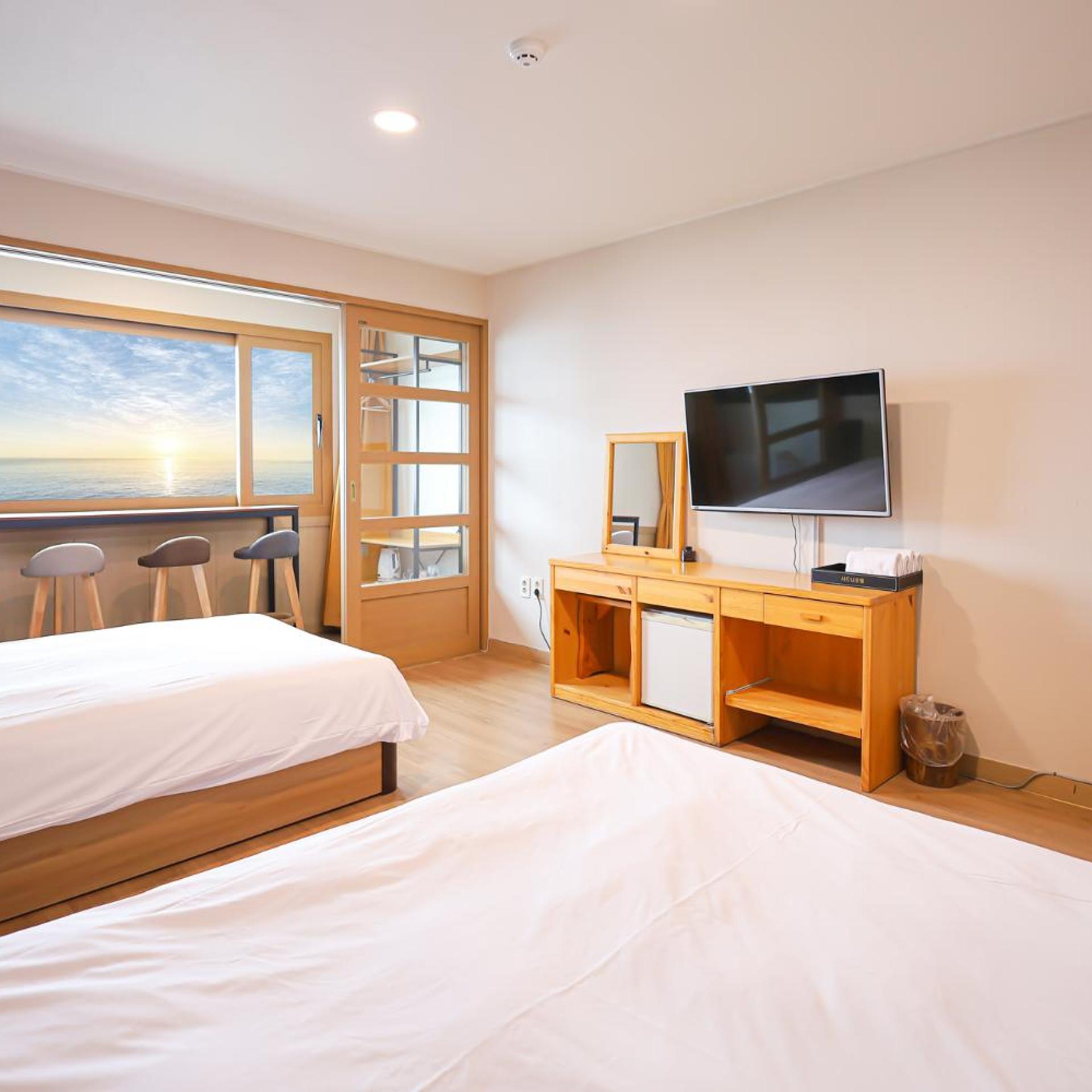 Fantastic Ocean View Sydney Hotel 24/51