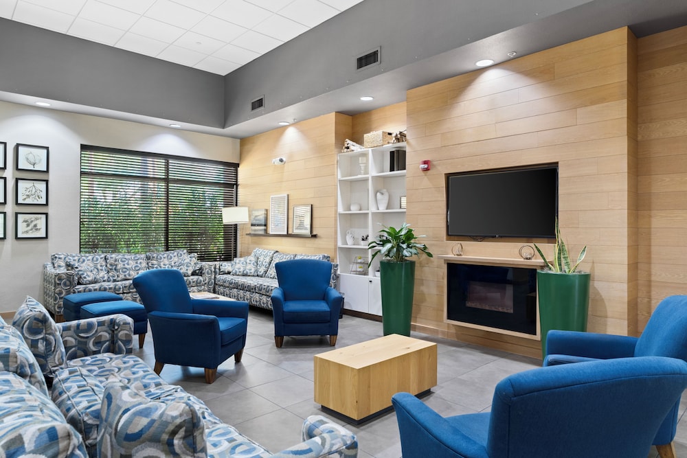GreenTree Inn and Suites Phoenix Sky Harbor 42/65