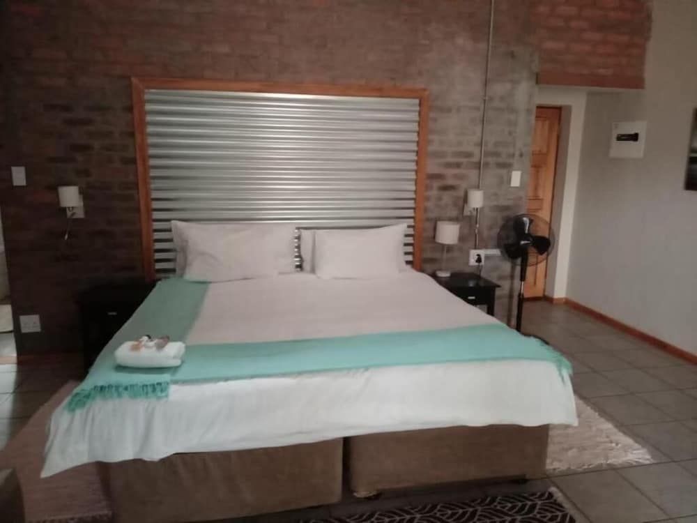 Munati Lodge 6/24