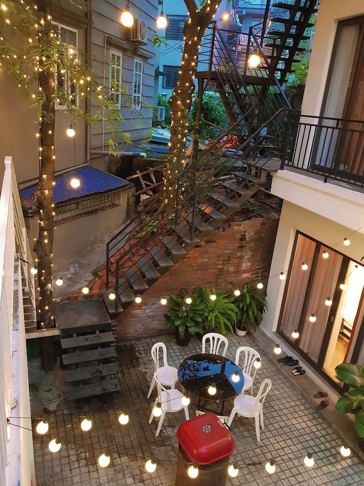 The Bay - Ha Long Homestay 35/40