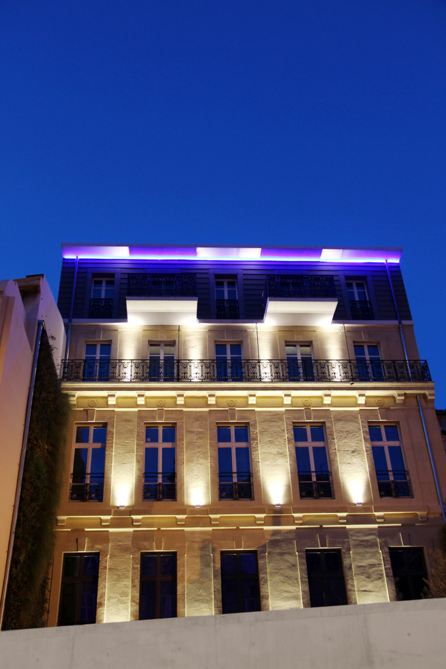 C2 Hotel 1/4