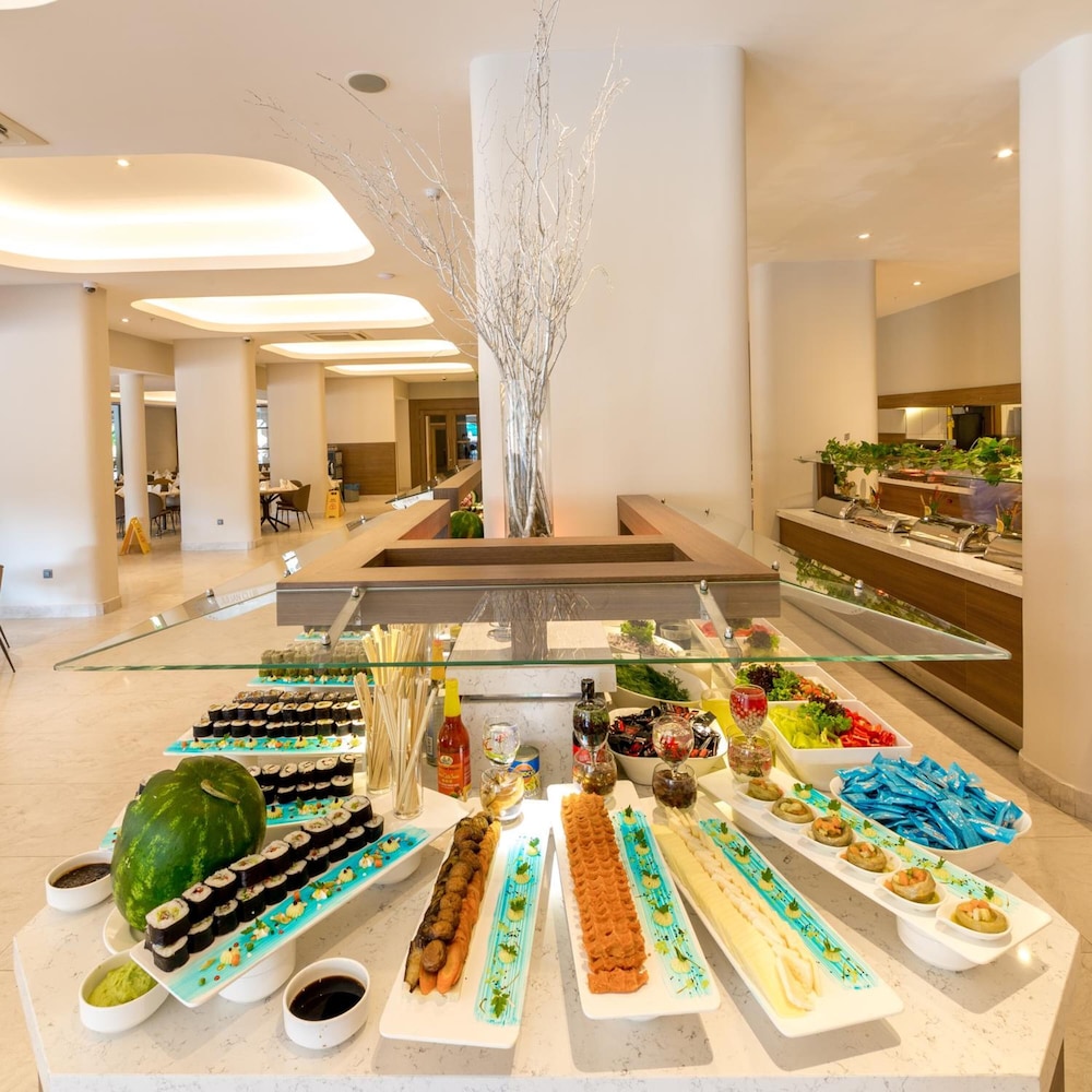 Julian Club Hotel 47/64