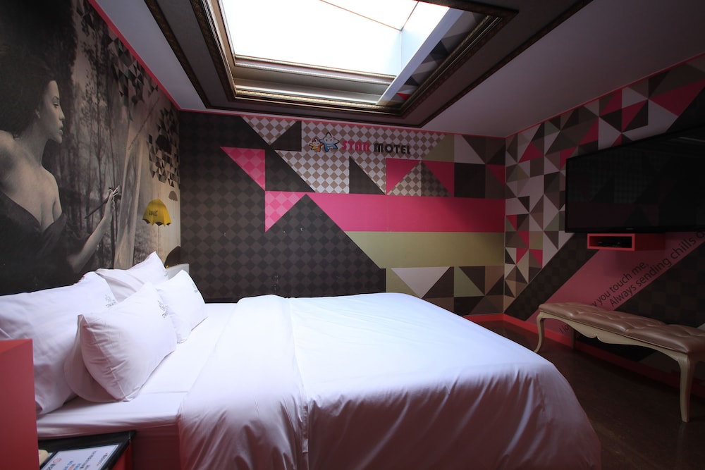 Star Motel 16/39