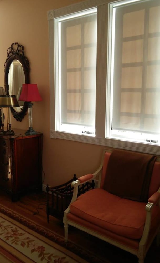 Inntiquity A Country Inn 35/50