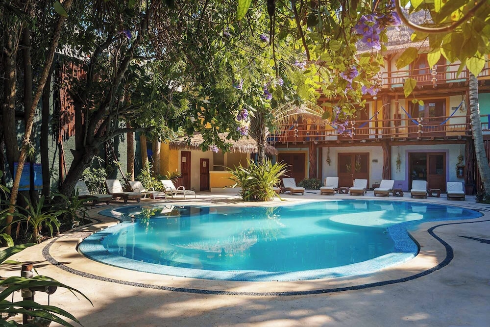 Hotel El Pueblito 45/50