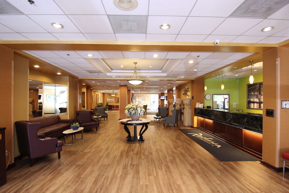 Holiday Inn Piscataway Somerset (Ex Radisson Hotel Piscataway) 46/81