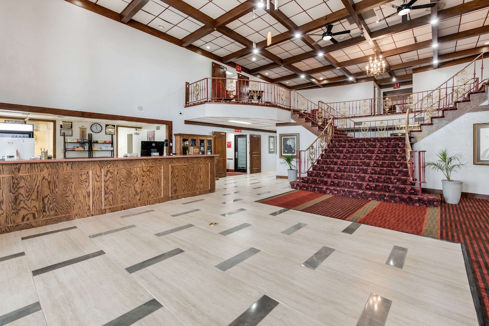 Econo Lodge Truman Inn 4/48