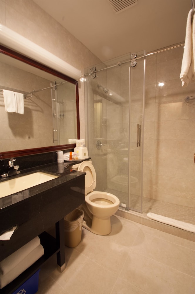 Best Western Airport Inn Calgary 11/30