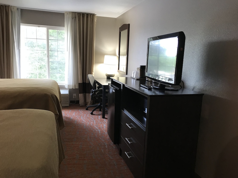 Quality Inn & Suites Fresno Northwest 24/34