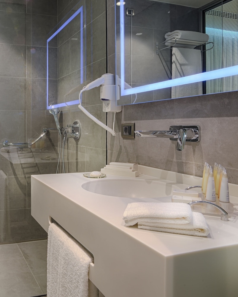 Tav Airport Hotels Izmir 13/46