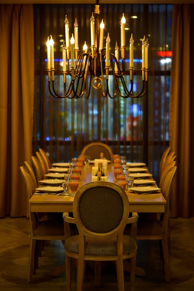 Nobel Hotel 56/69