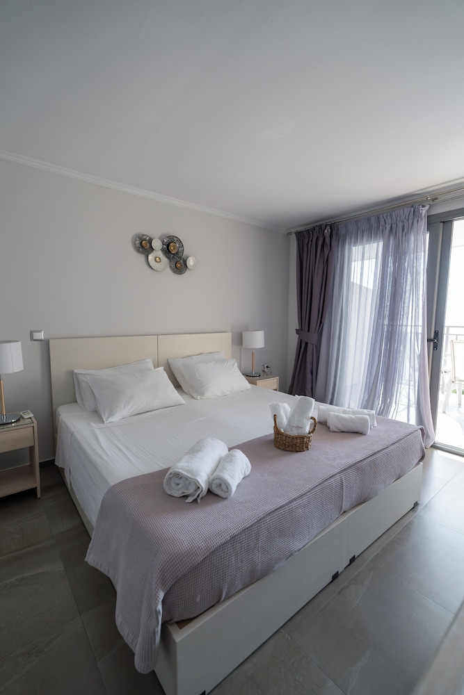 La Luna Hotel 10/50
