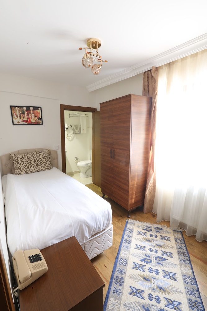 Hotel Ankatra 23/70