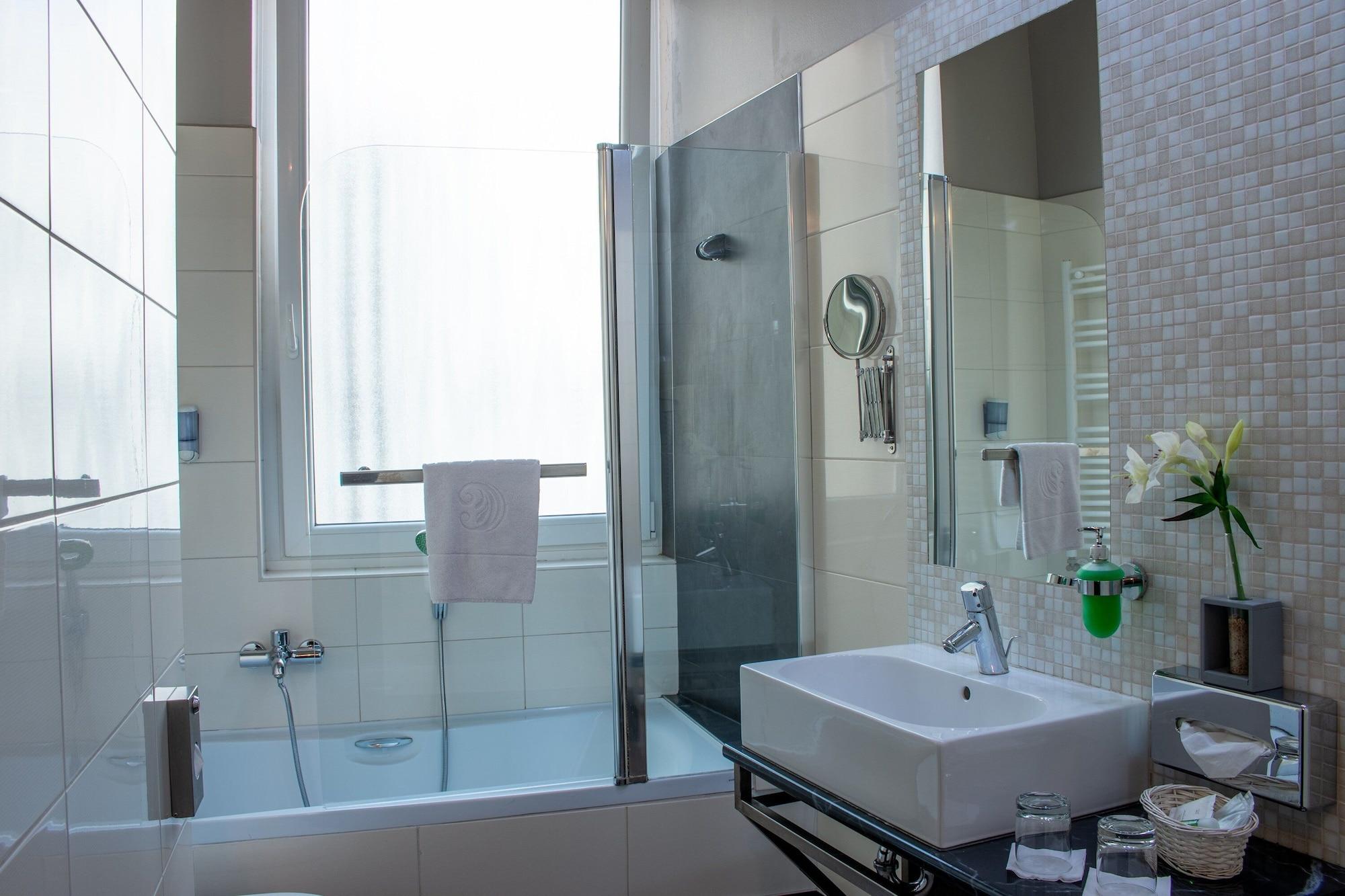 غرفة قياسية بسرير مزدوج، Carat Boutique Hotel 2/2