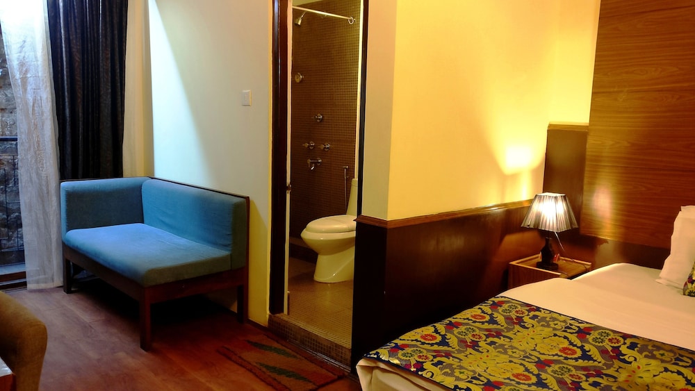 Maya Inn 25/70