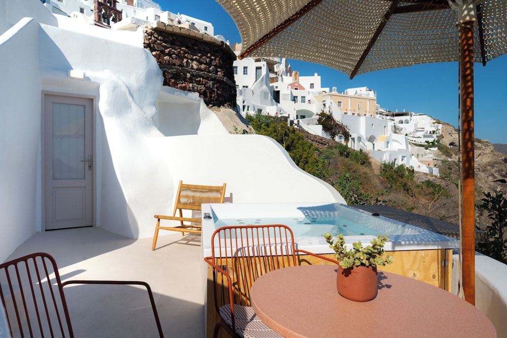 Santa Irini Villa 24/28