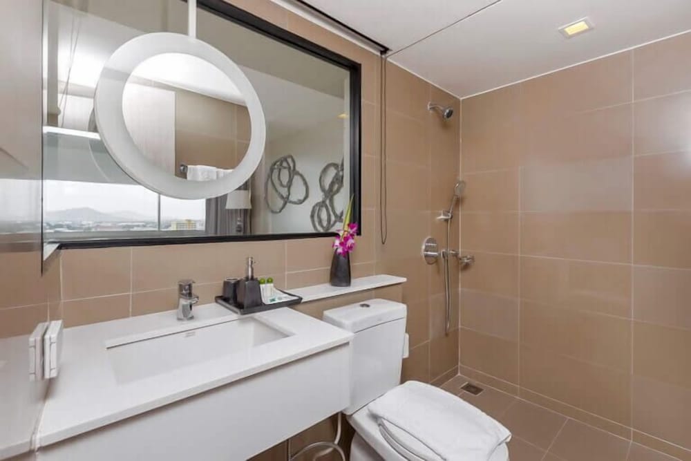 Pearl Hotel Phuket 62/64