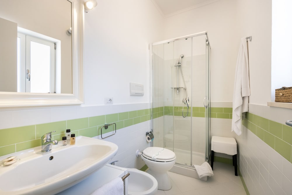 Lemoni Suite 49/56