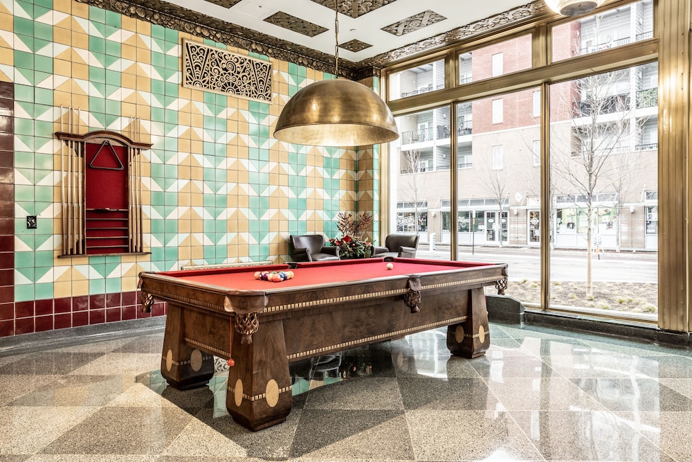 Bottleworks Hotel 8/70