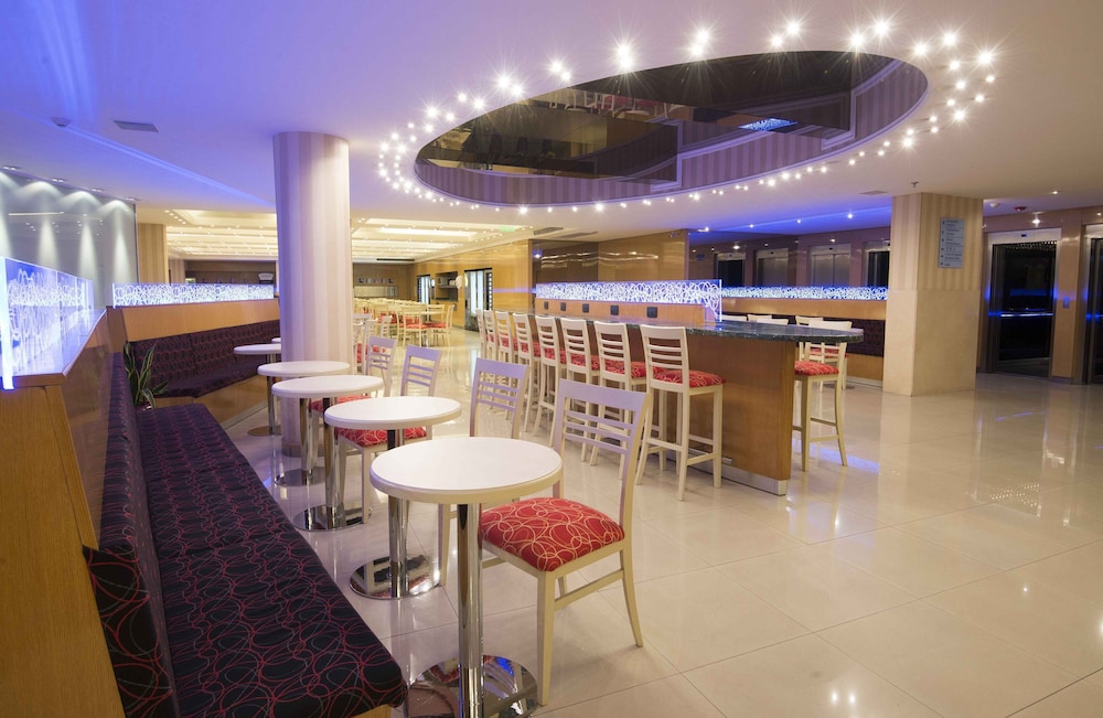 HOLIDAY INN EXPRESS ROSARIO 47/56