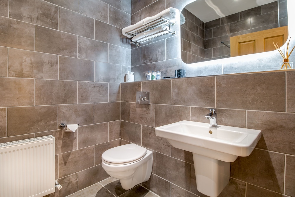 Kingstons Boutique Townhouse 33/39