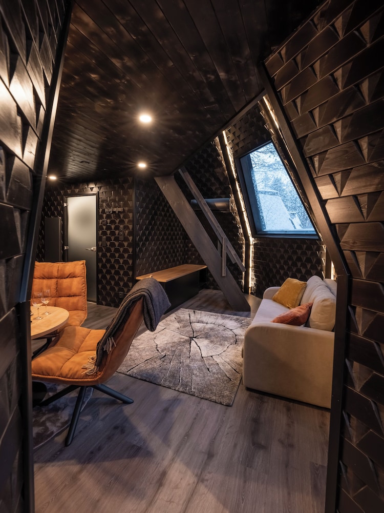 Aurora Villa 23/49