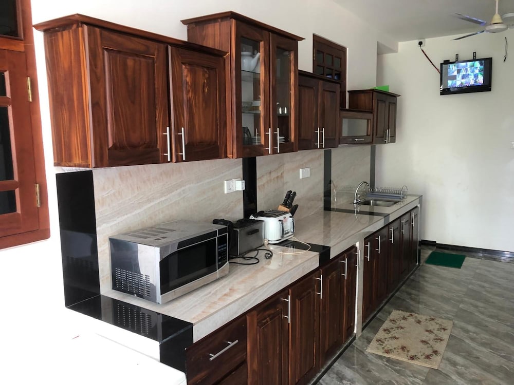 Coral Palm Villa And Apartment 9/50