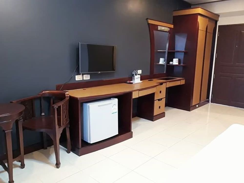 Wangburapa Grand Hotel 23/25