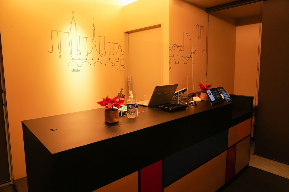 Nplushotel higasikanda 15/40