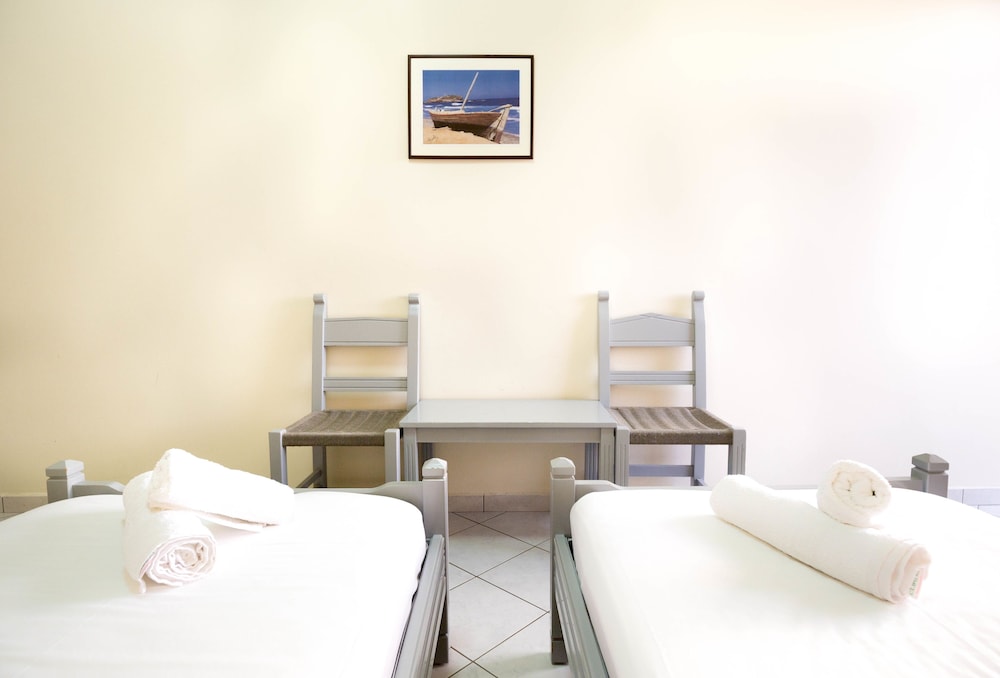 ECONOMY, DOUBLE OR TWIN BED