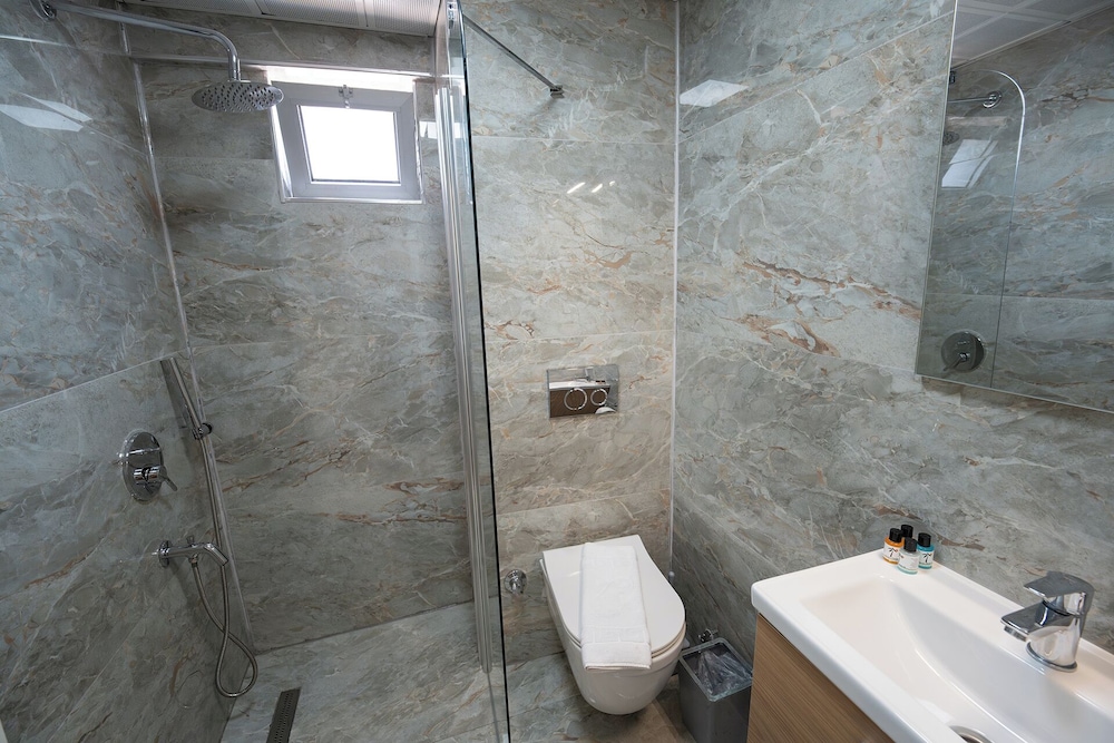 Standard, Double Bed, Land View، Aurasia Sea Side Hotel 7/8