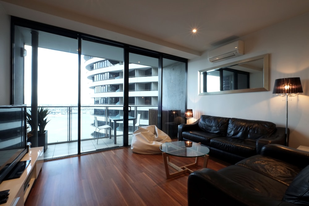 ACD Apartments 33/66