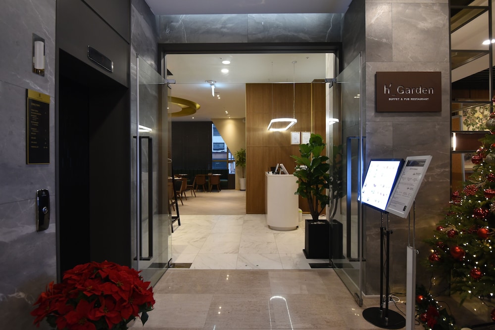 Hotel Intrada Icheon 12/66