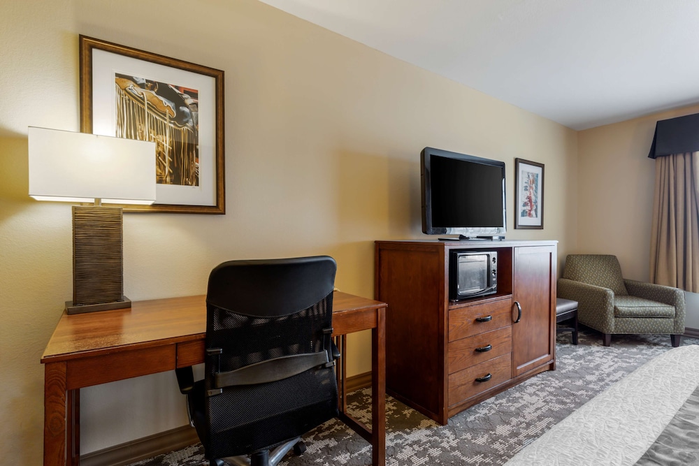 Best Western Plus Red River Inn 36/37
