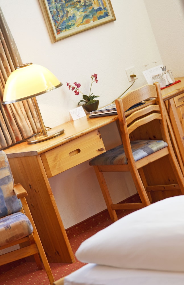 Hotel Sport Klosters 40/44