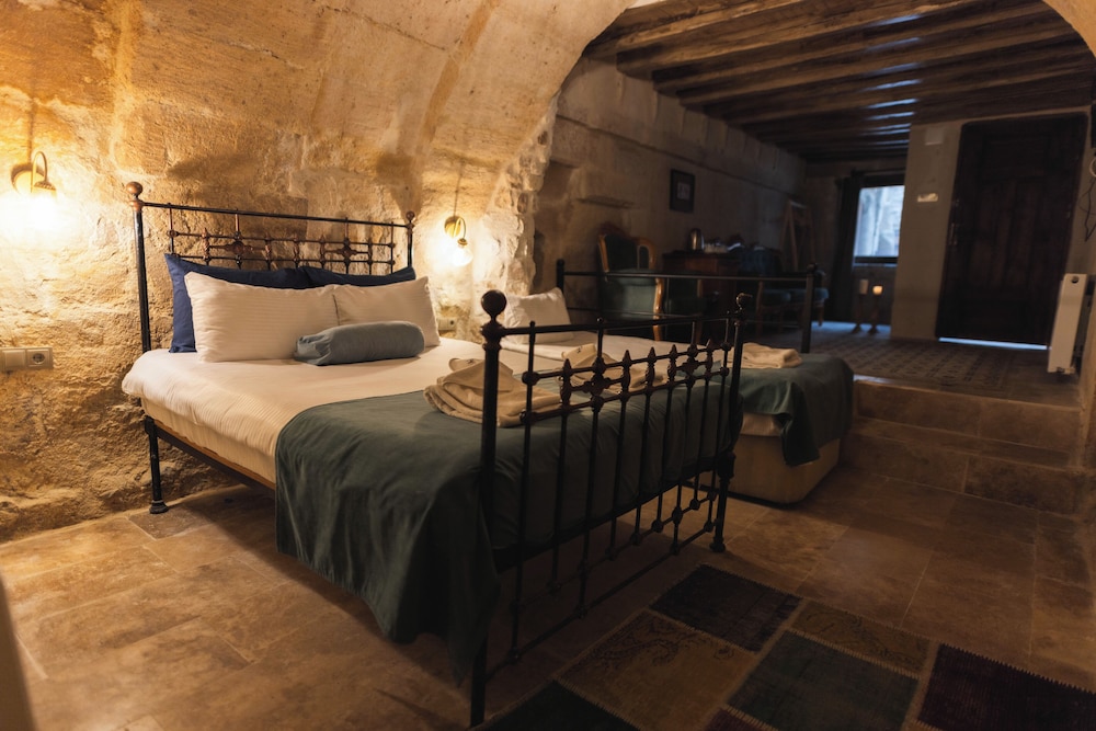 Roca Cappadocia 10/50