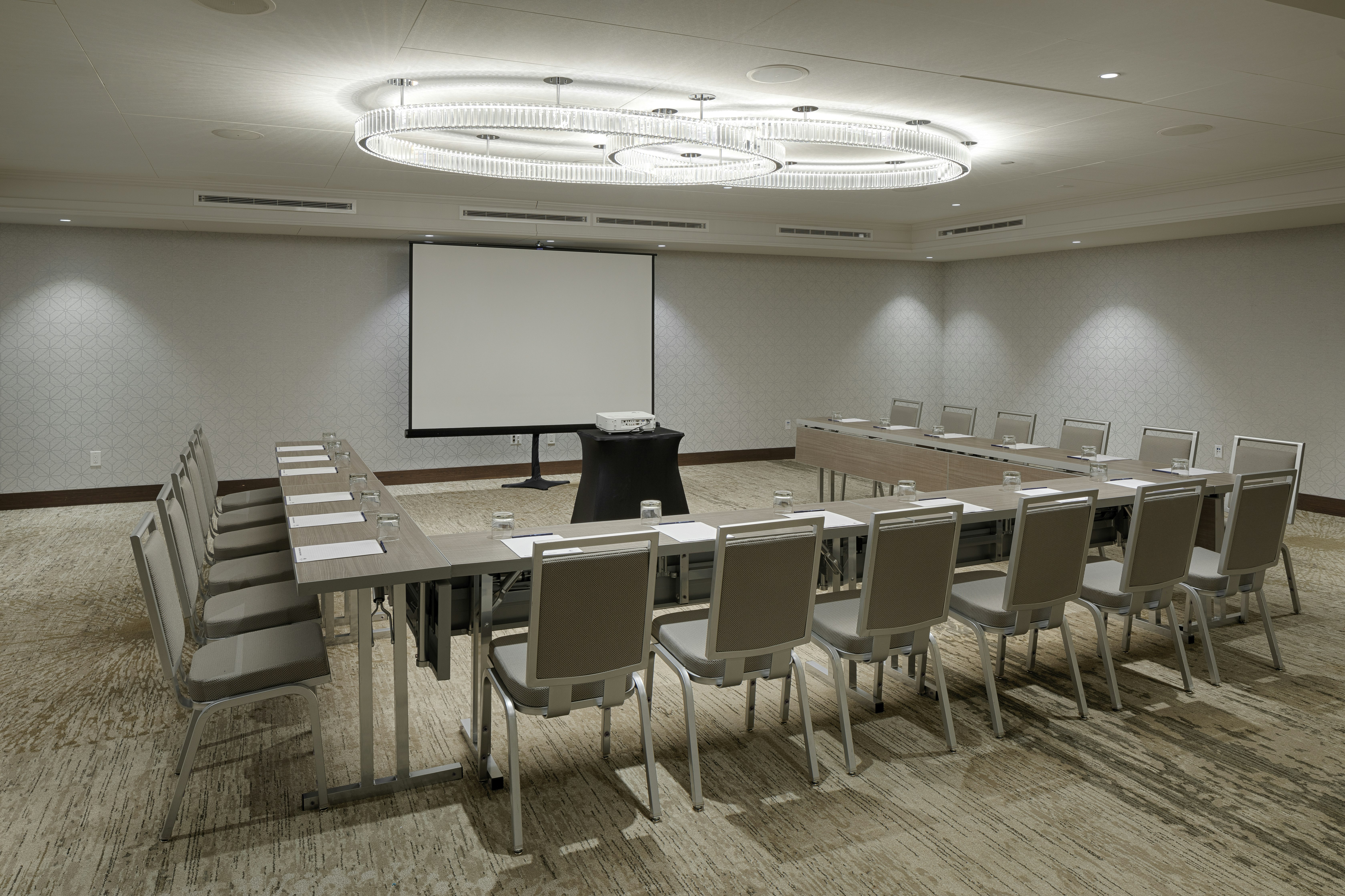 The Kingsley Bloomfield Hills - a DoubleTree by Hilton 52/62