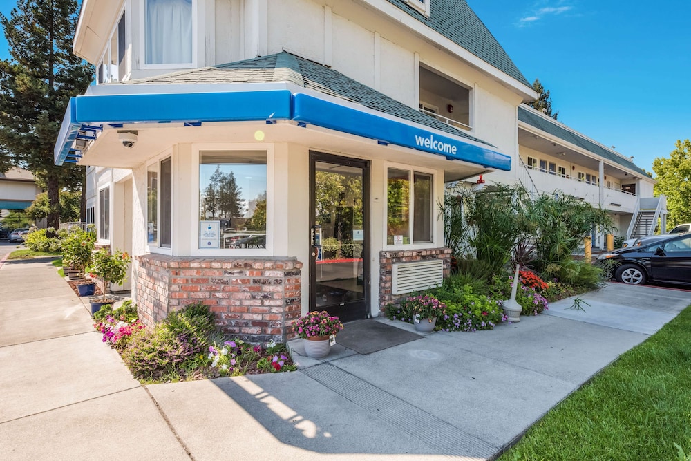 Motel6 Rohnert Park, CA 54/60