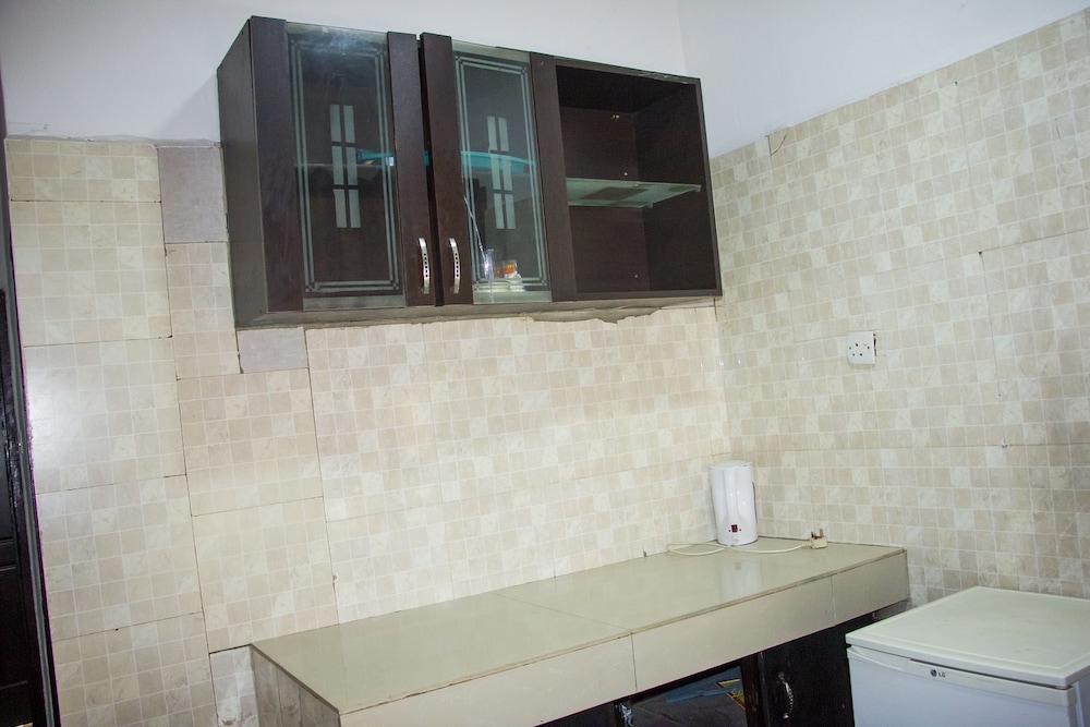 Sugarland Apartments Ikeja 17/18