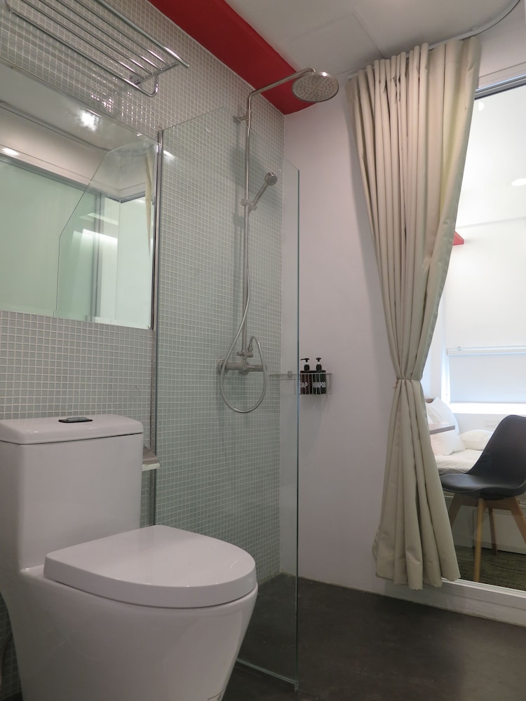 HQ HOSTEL SILOM 44/49