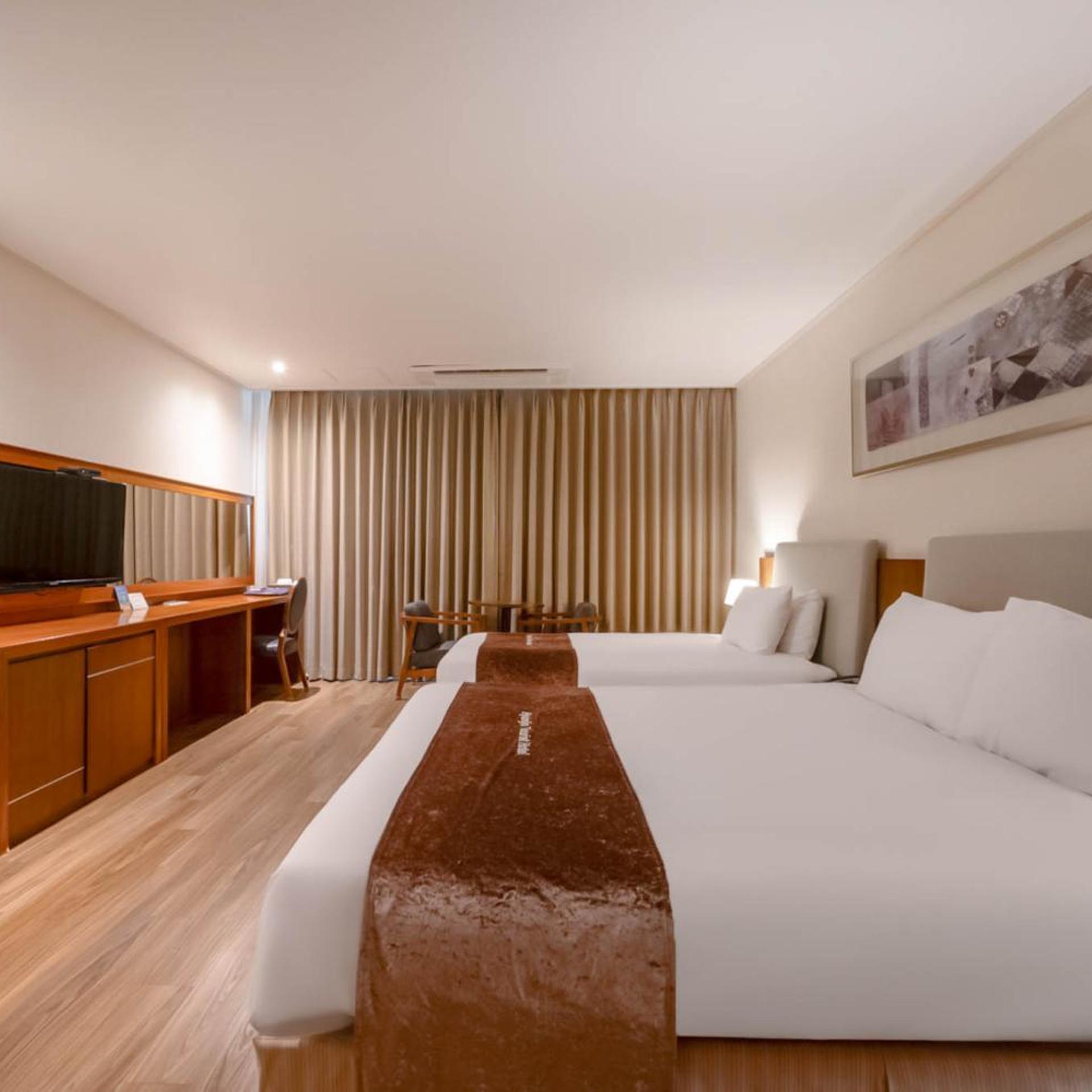 غرفة ديلوكس بسريرين منفصلين بإطلالة على البحر، Hyunjin Tourist Hotel 2/9