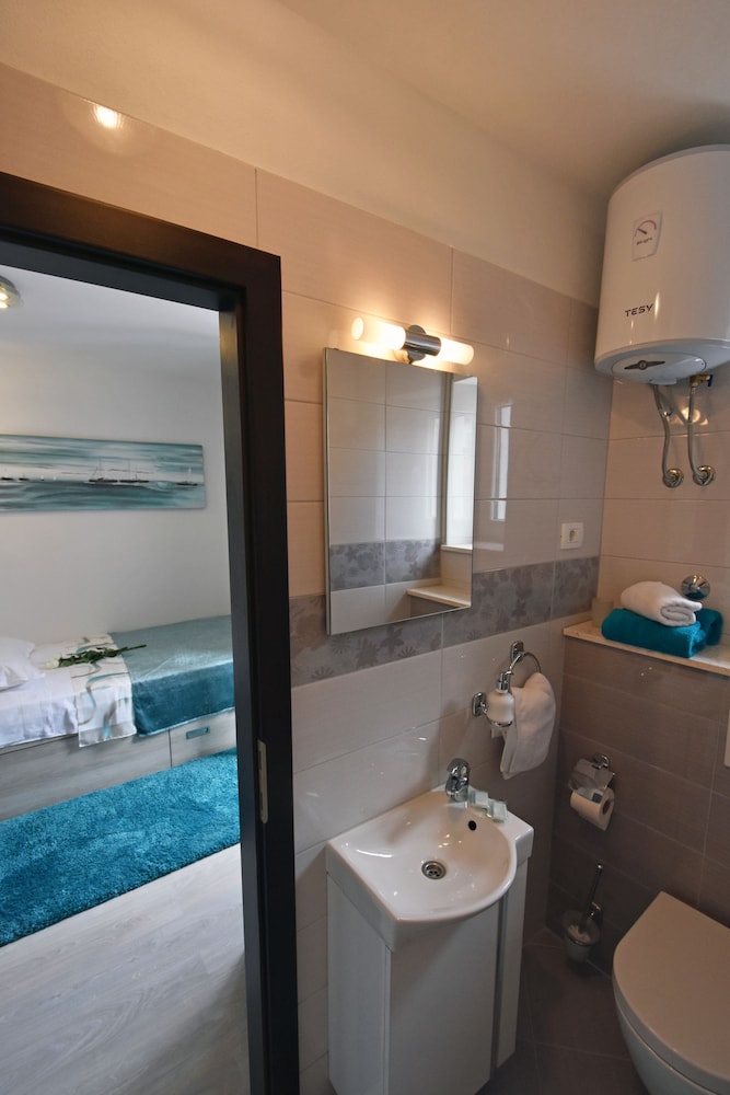 Kuzma Rooms 65/69