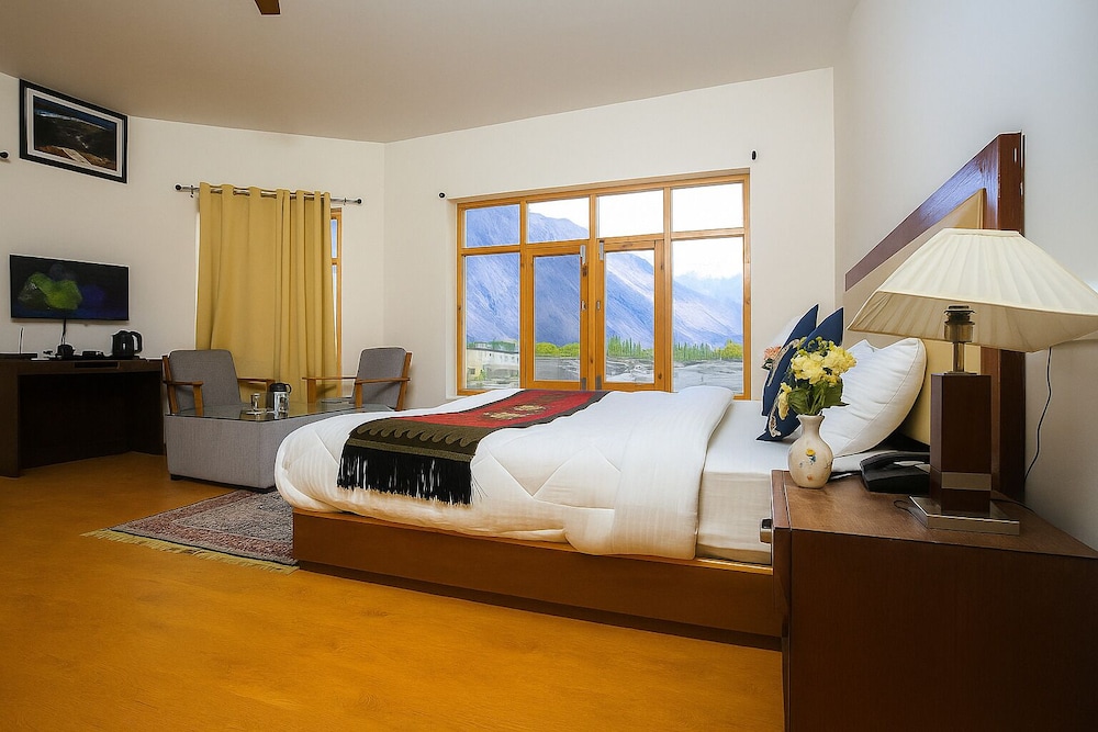 Hotel Grand Nubra 15/35