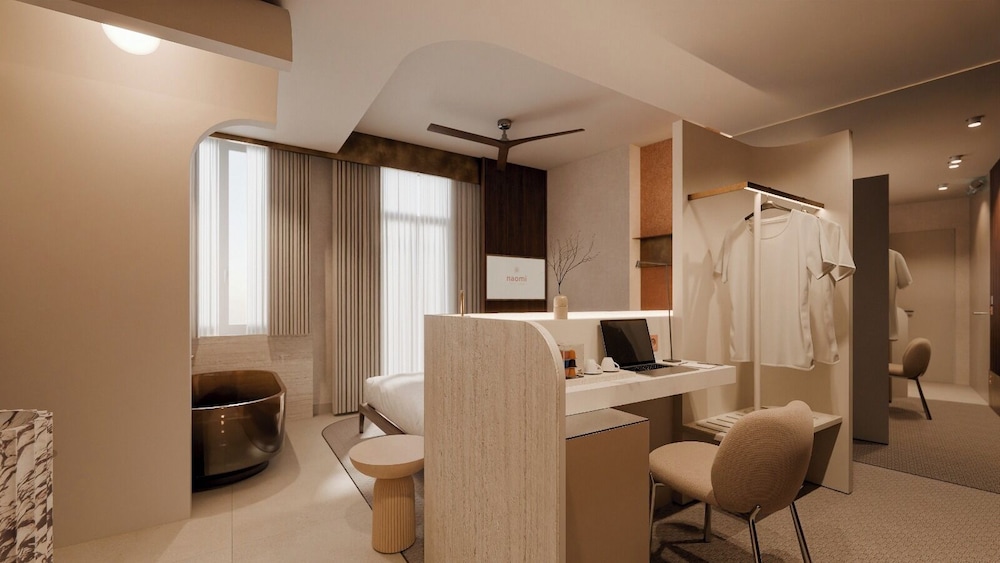 Modern Waikiki Hotel 40/50