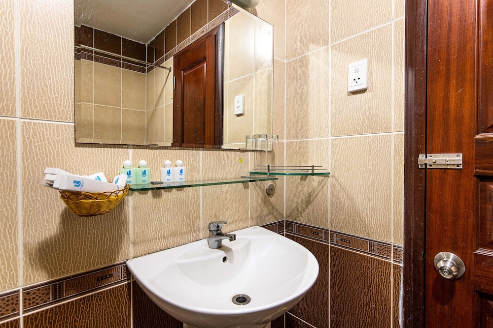 Phong Lan 2 Hotel 46/50